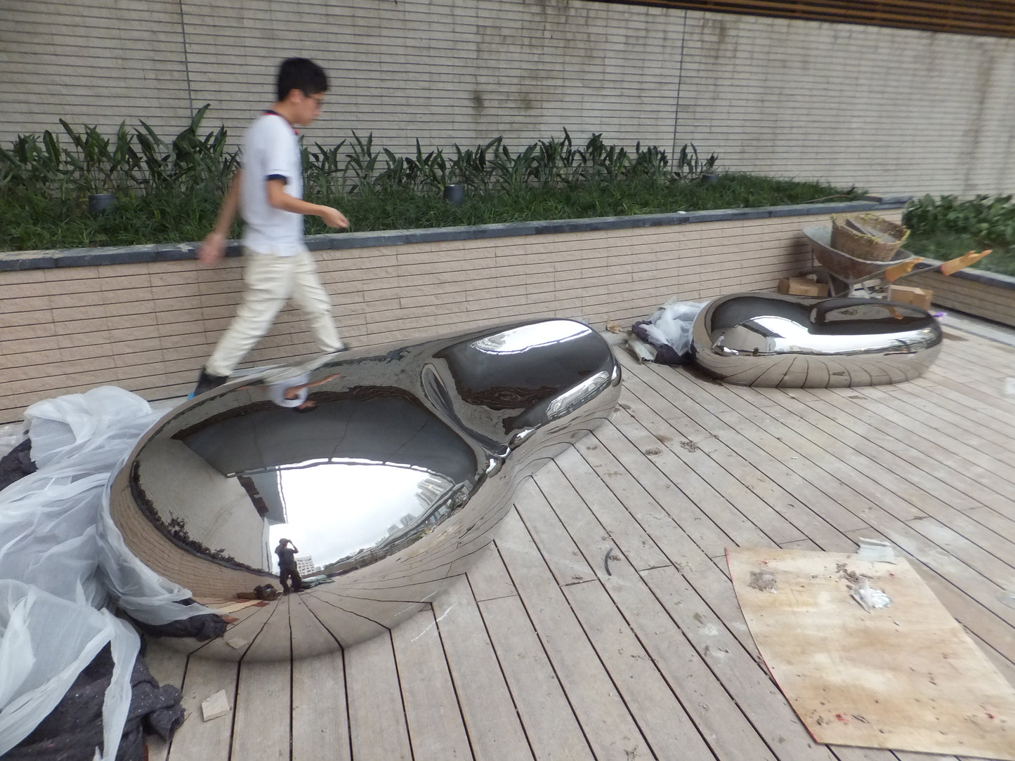 Outdoor Mirror polished Stainless Steel Sculpture - liquid