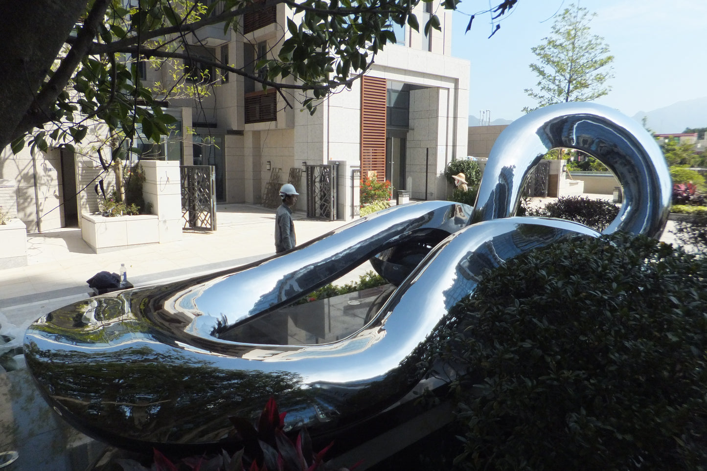 Garden sculpture in stainless steel