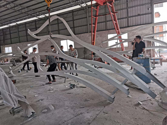 stainless steel sculpture by HKLL -  Escalating Climbers - K11 MUSEA - 景觀造型, 不銹鋼雕塑客製化