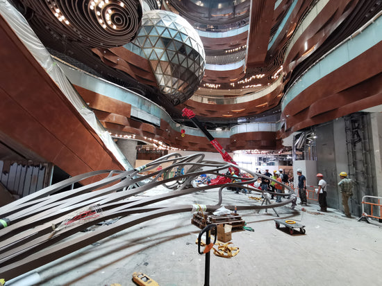 stainless steel sculpture - Escalating Climbers - K11 MUSEA