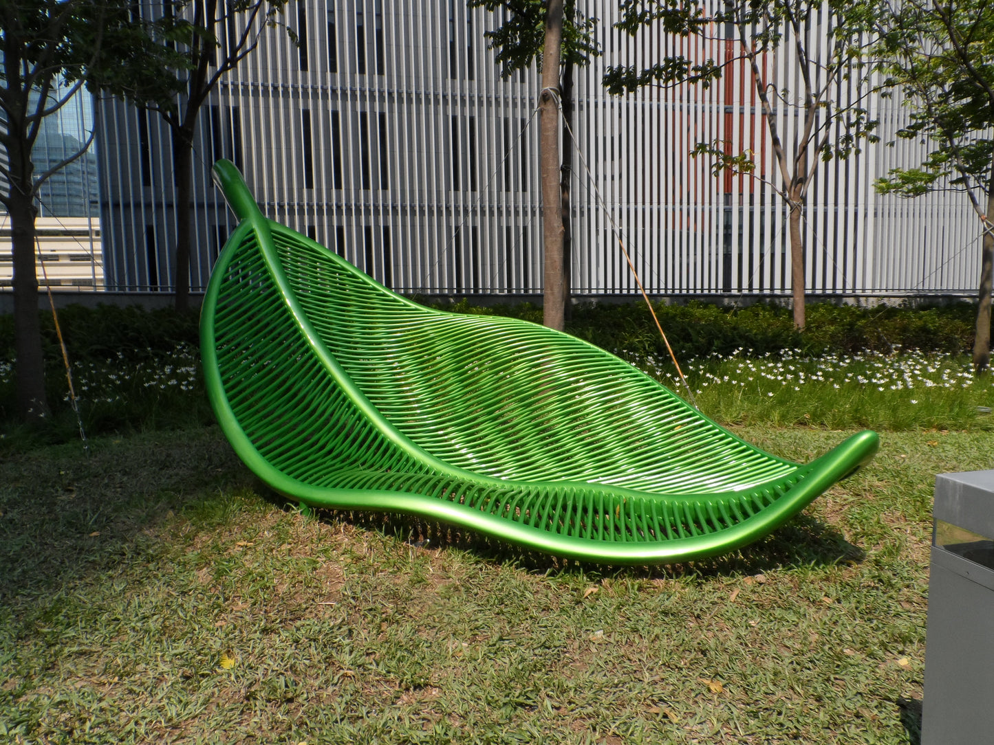 Leaf Shaped Stainless Steel Sculpture with Paint