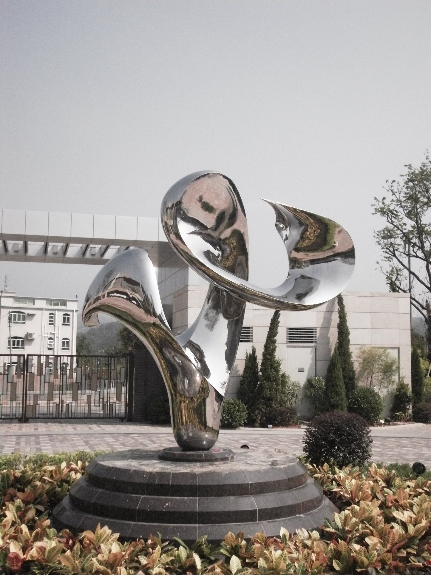 Mirror Polished Stainless Steel Abstract Sculpture
