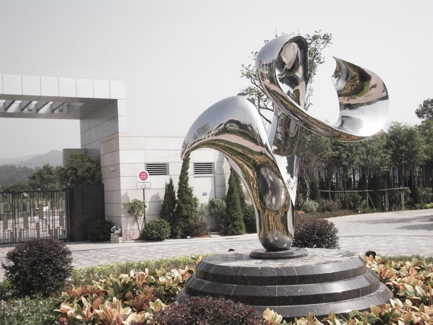 Mirror Polished Stainless Steel Abstract Sculpture